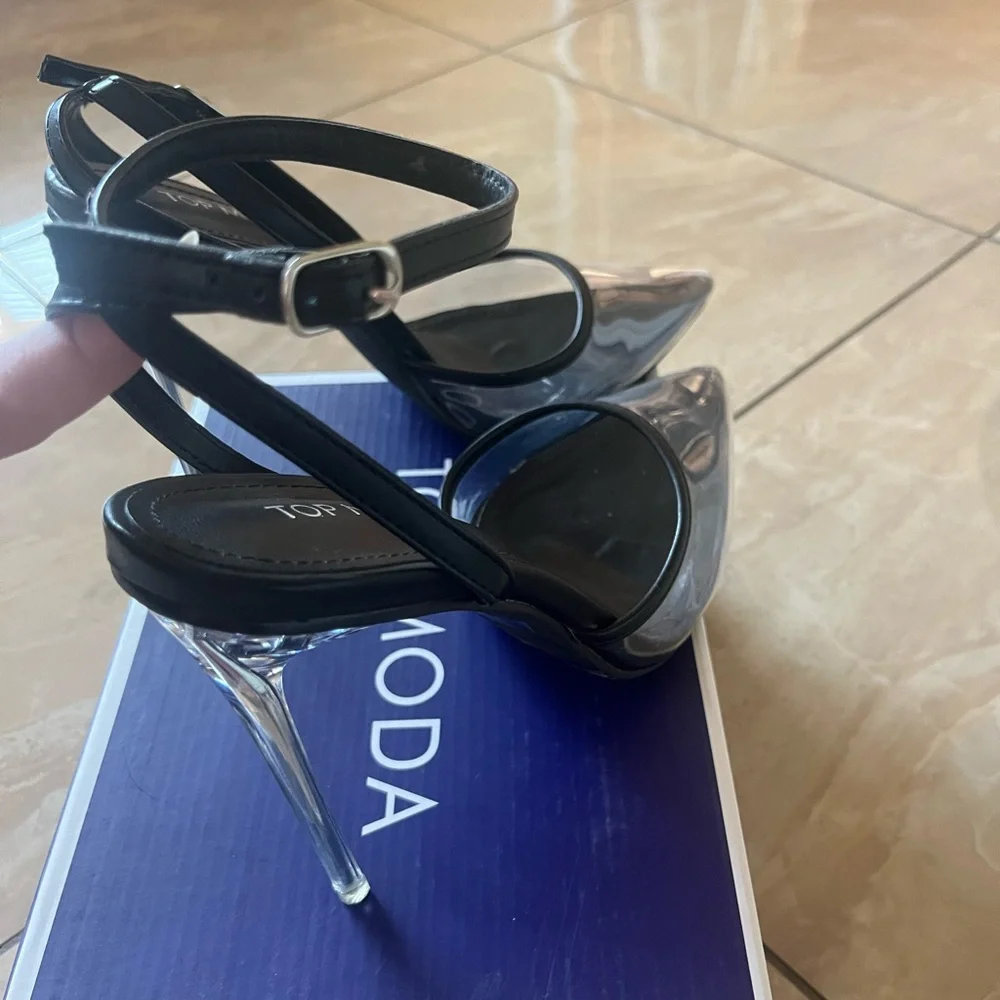 Black Heels - Picture 9 of 13